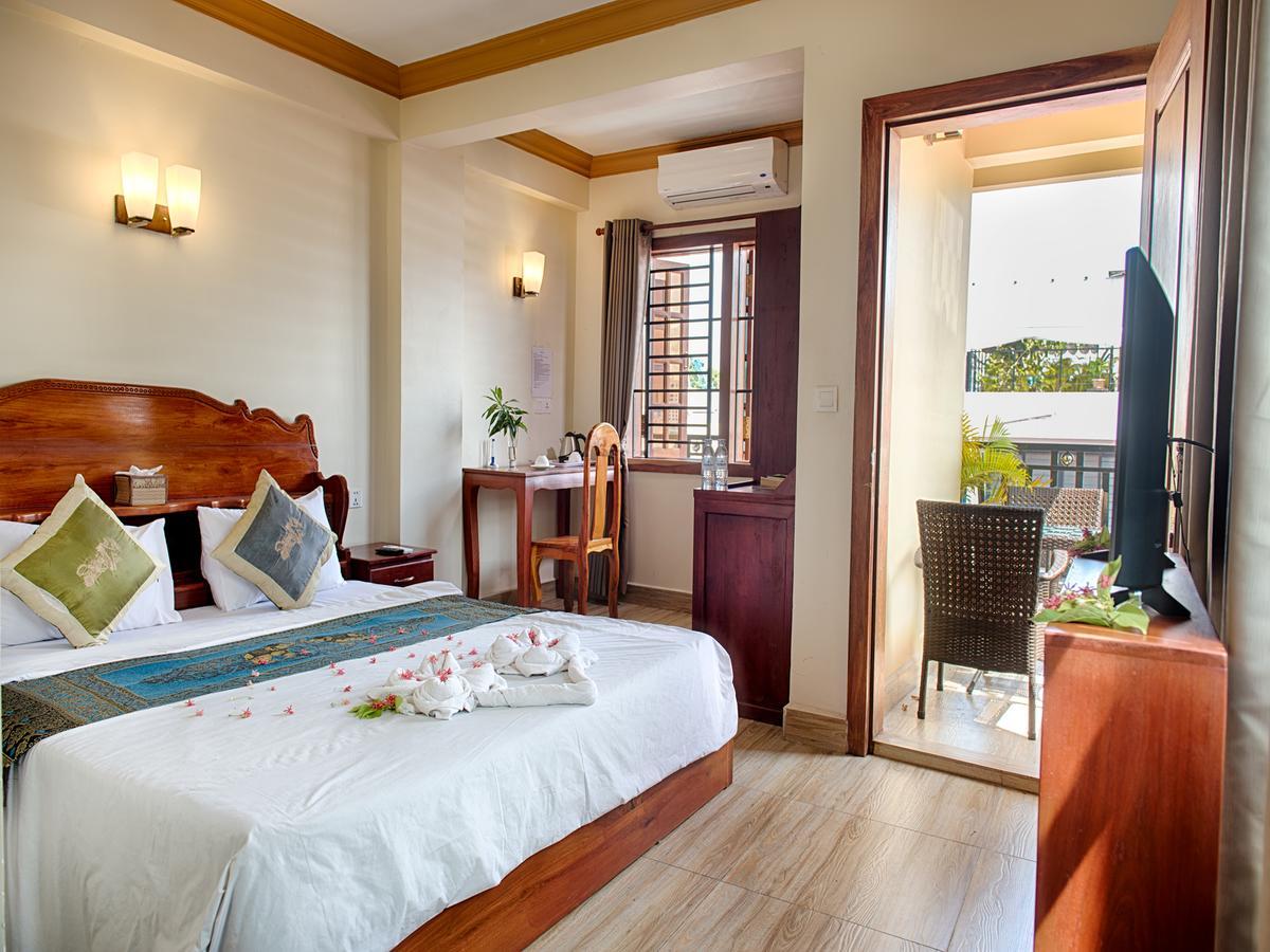 Dynsey Boutique Hotel Phnom Penh Exterior photo