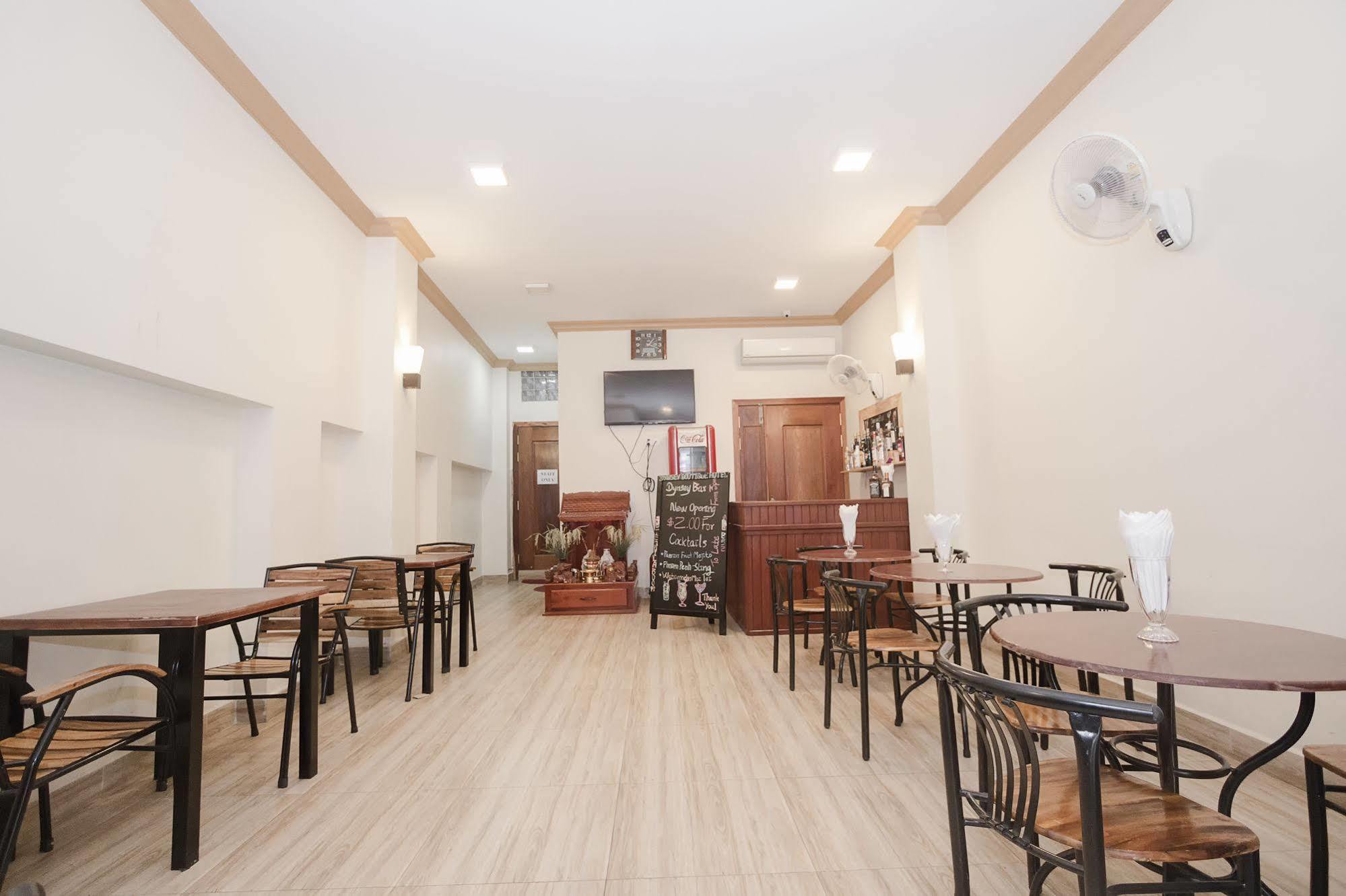 Dynsey Boutique Hotel Phnom Penh Exterior photo