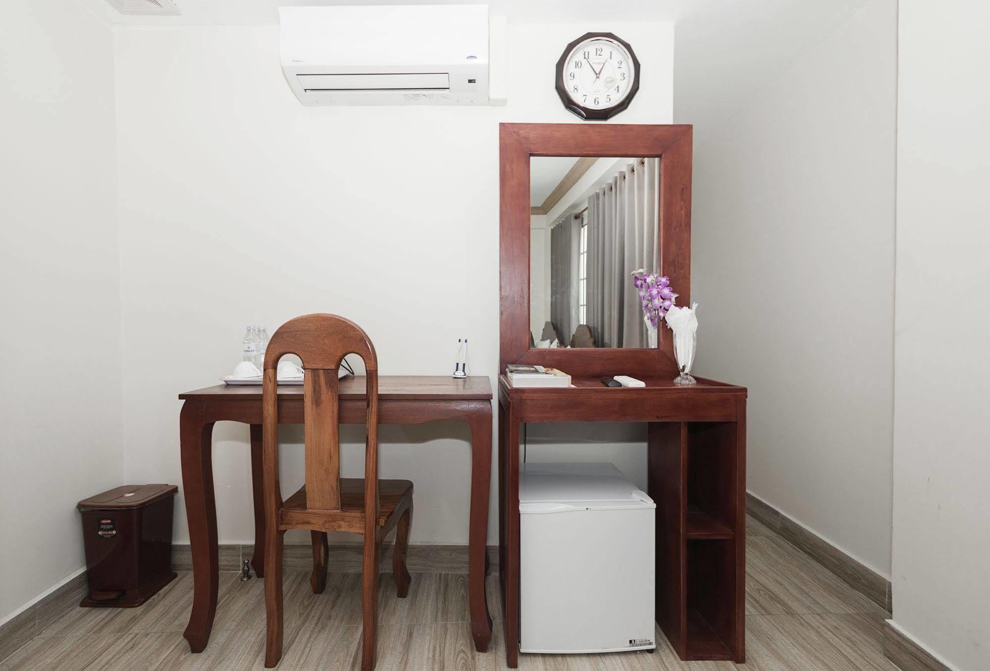 Dynsey Boutique Hotel Phnom Penh Exterior photo